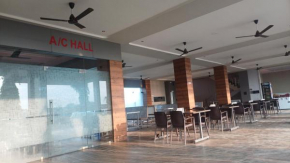 Hotel Savaliya & Restaurant